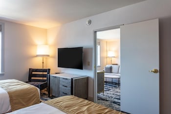 Suite, 3 Bedrooms