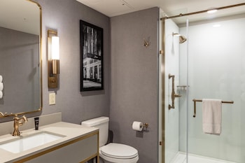Deluxe Room, 1 King Bed