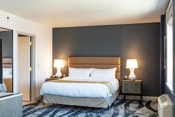 Presidential Suite, 1 King Bed, Accessible, Bathtub (Mobility & Hearing)