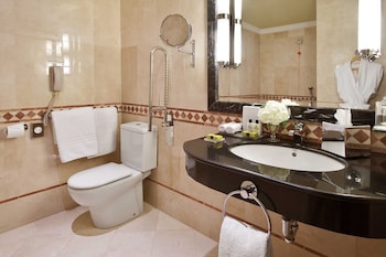 Classic Room, 2 Twin Beds, Accessible