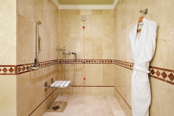 Classic Room, 2 Twin Beds, Accessible