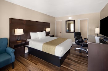 Standard Room, 1 Queen Bed