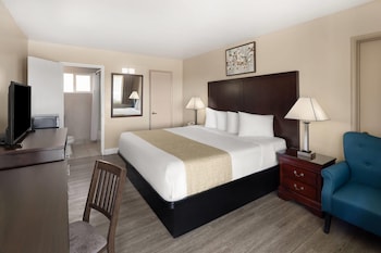 Standard Room, 1 King Bed