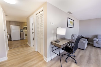 Suite, 1 King Bed, Non Smoking, Balcony