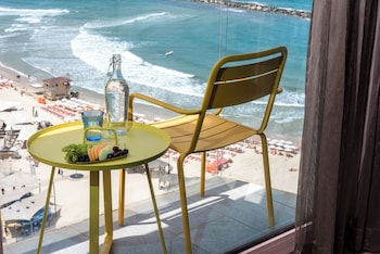 Junior Suite, 1 King Bed, Sea View