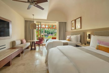Swim Up Pool-Adults Only, Junior Suite, 1 King, Sofa bed