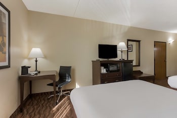 Standard Room, 2 Queen Beds, Accessible, Bathtub