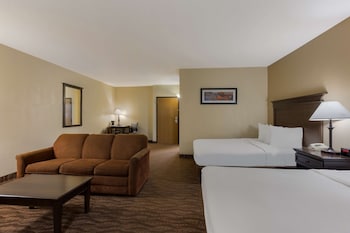 Suite, 2 Queen Beds, Non Smoking, Microwave (with Sofabed)