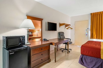 Room, 2 Double Beds, Non Smoking, Ground Floor