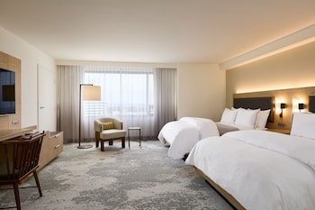 Traditional Room, 2 Queen Beds (Mobility Accessible, Tub)