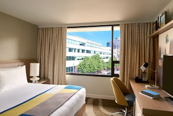 Premier Room, 1 King Bed (City)