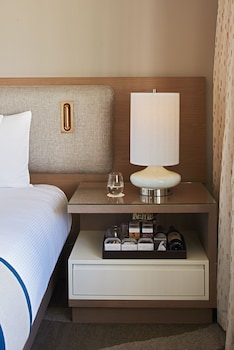 Room, 1 King Bed, Accessible (City)