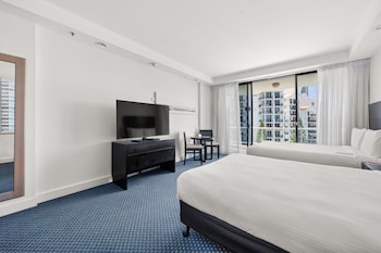 Standard Room, 2 Double Beds (Low Floor)