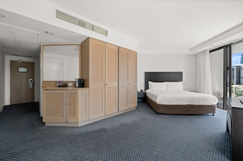Standard Room, 1 King Bed, Ocean View