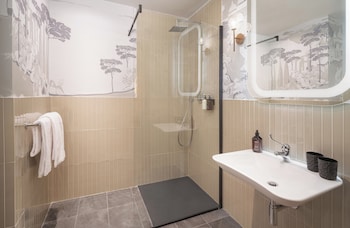 Suite (NYX)