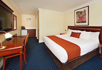 Deluxe Room, 1 King Bed