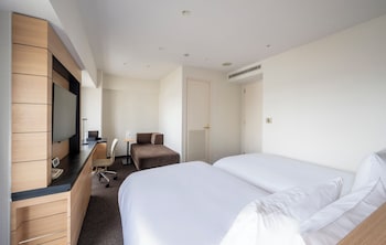 Standard Room, Multiple Beds (Mid Floor)