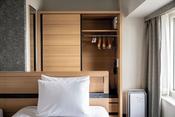 Standard Room, Multiple Beds (Mid Floor)