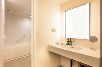 Standard Room, 2 Twin Beds (High Floor)