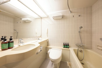 Standard Room, 2 Twin Beds, Corner (Mid Floor)