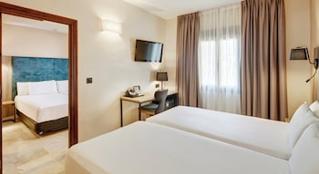 Room (Familiar)