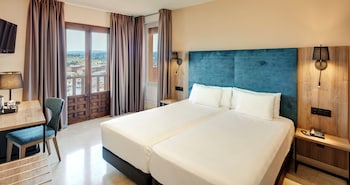 Classic Twin Room (Exterior)