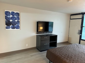 Superior Studio, 1 King Bed