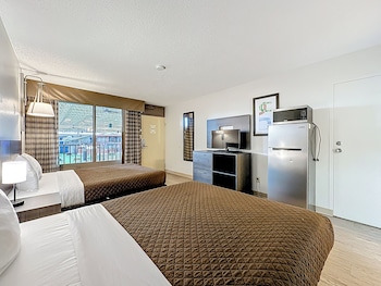 Deluxe Room, 2 Double Beds, Non Smoking