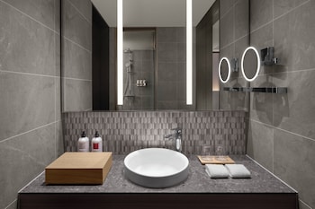 Suite, 1 King Bed, Club Lounge Access (Sora)