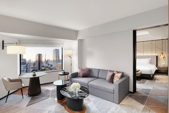 Suite, 1 King Bed, Club Lounge Access (Sora)