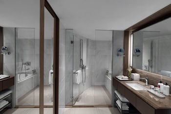 Suite, 1 King Bed, Club Lounge Access (Tsuki)