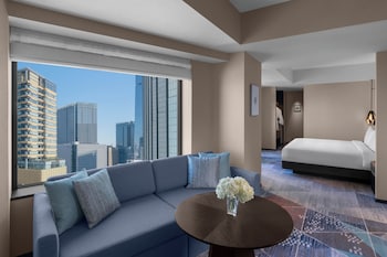 Suite, 1 King Bed, Club Lounge Access (Mizu)