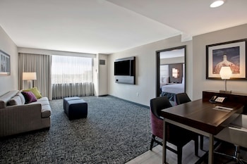 Suite, 2 Double Beds, Accessible, Bathtub (Mobility & Hearing)