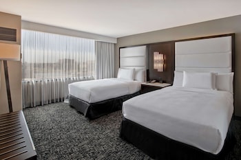 Suite, 2 Double Beds, Accessible, Bathtub (Mobility & Hearing)