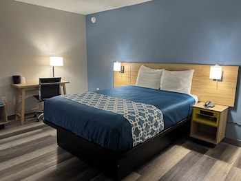 Room, 1 Queen Bed (Second Floor)