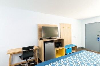 Room, 1 King Bed, Non Smoking