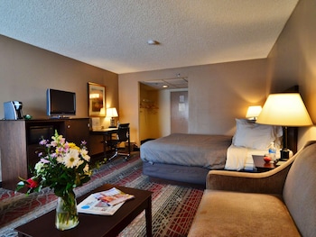 EKS2 - Executive King with Sofa Bed - 2nd Floor