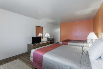 Deluxe Room, 2 Queen Beds, Non Smoking, Refrigerator & Microwave