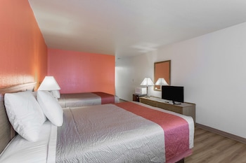 Deluxe Room, 2 Queen Beds, Non Smoking, Refrigerator & Microwave