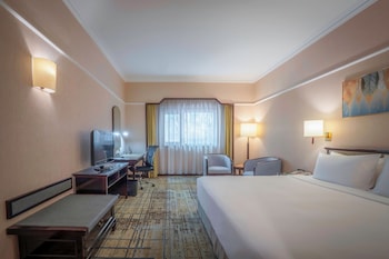 Standard Room, 1 King Bed, Club Lounge Access