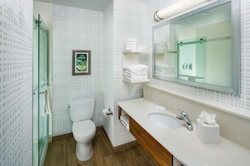 Room, 2 Queen Beds, Microwave