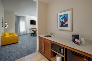 Studio, Multiple Beds, Accessible, Microwave (Mobility & Hearing, Roll-in Shower)