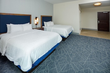 Room, 2 Queen Beds, Microwave