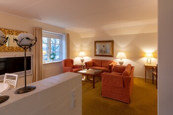 Executive Studio Suite