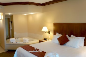 Suite, 1 King Bed, Non Smoking, Jetted Tub (Separate Living Room;with Sofabed)