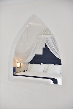 Honeymoon Suite with Jacuzzi