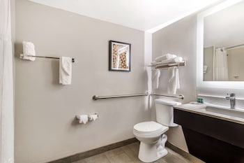 Standard Room, 2 Queen Beds, Non Smoking, Refrigerator & Microwave (Walk-in Shower)