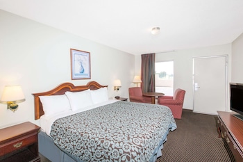 Standard Room, 1 King Bed