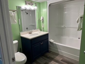 Triple Room, Multiple Beds, Ocean View (Oceanview 3 Bedroom Suite (1 King/4 D)