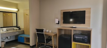 Suite, 1 King Bed